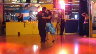 Helga CORPORA y Andrea DE DOMINICIS - Milonga Tango Rodolfo - 22 aprile 2012.avi