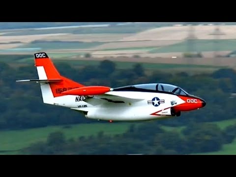 Giant RC Turbine Jet Northrop T-2 Buckeye , Flight Demonstration , JetPower Messe 2014 *HD*