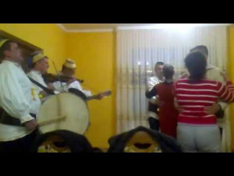 oseni si moroseni vadeni mei la colindat in satu mare