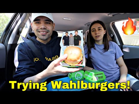 Trying Wahlburgers For The First Time! 🔥🍔 | Food...