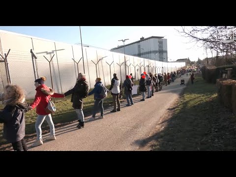 Stuttgart-Stammheim 12.2.2023 - Demo vor der JVA Stammheim für die Freilassung von Michael Ballweg