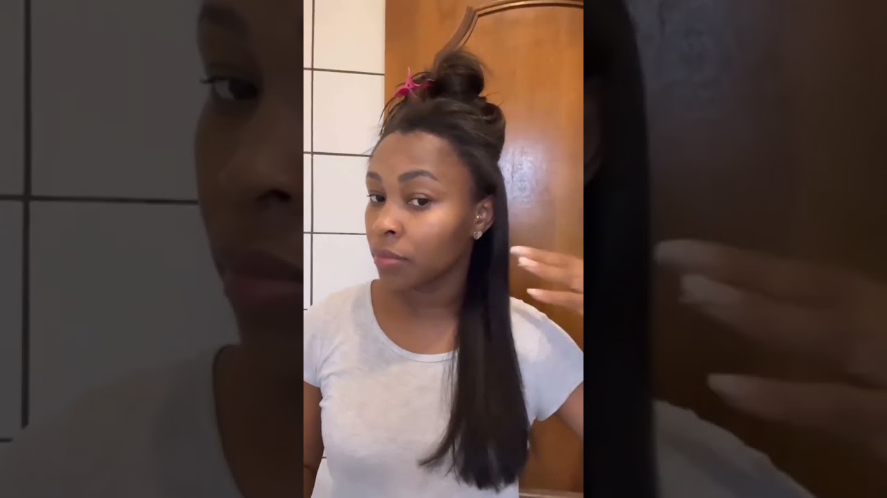 Assistir no YouTube: Cabelo crespo: alisamento com progressiva de chuveiro em casa funciona? - Thays