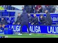 Alaves coach's reaction after his team conceded the defeat against Real Madrid in the last minute!