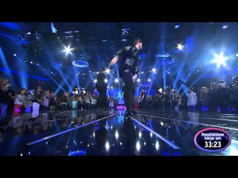 Petter Hedström sjunger Kiss i pausen av Idolfinalen - Idol Sverige (TV4)