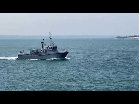 HMS Magpie returns to Gosport.