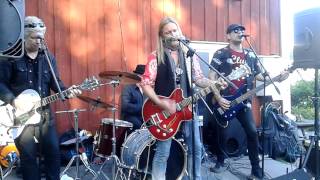 Ruffnuts - Diggin&#39; a hole