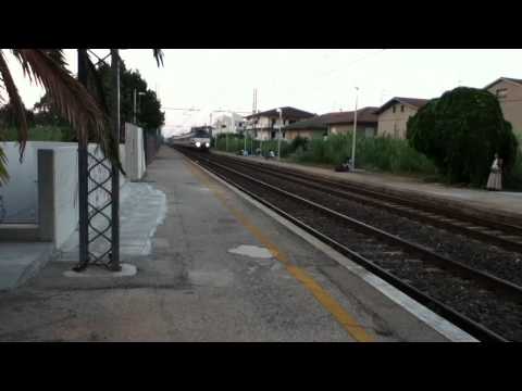 intercity in transito a tortoreto proveniente da bologna c.le e diretto a lecce