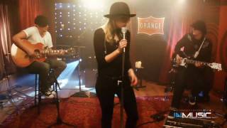 Alexz Johnson- Hurricane girl- Live at The Orange Lounge [Legendado]