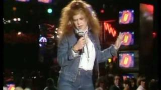 Kirsty MacColl - There&#39;s a guy works down the chip shop, swears he&#39;s Elvis 1981