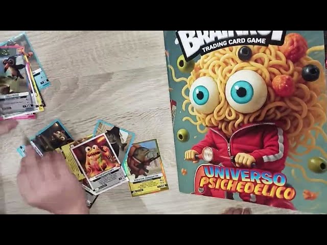 Vídeo relacionado con Skifidol Idioma Italiano Brainrot Mystery Box Universo PSICHEDELICO - Trading Card - con 4 Cartas promocionales Raras, 2 Polygon y 42 Cartas - Edición Limitada - Serie Alpha