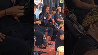 Download lagu Rampak Terompet Penca Silat Di sumedang #terompetsunda #beladiripencaksilat #kendang #silatilat mp3