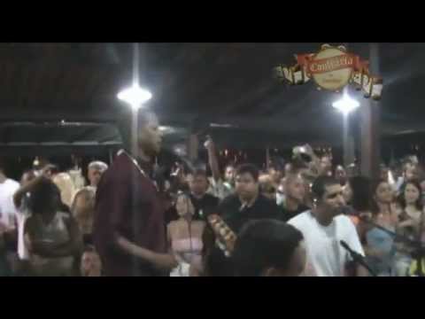 Marquinho Sathan canta "Sorri Pra Mim" / "Malandro Sou Eu" em Vitória - ES.