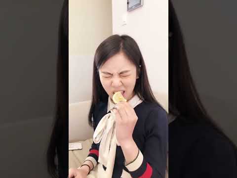 这柠檬一点都不酸！不信你试试#shorts #搞笑視頻 #坑爹 #整蠱