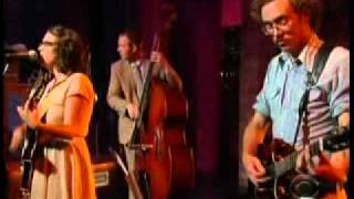 Sallie Ford &amp; Sound Outside on Letterman Late Night 03 Aug 2011