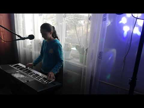 Marsz tęsknota Yamaha PSR S 950 w wyk Wiktori Brzezińskiej