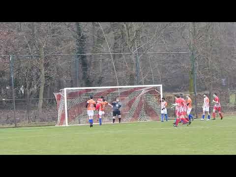 2. Jarno staat perfect gepositioneerd bij deze grote kans voor Boekoel.