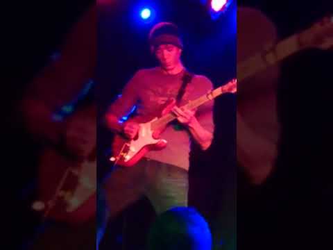 Greg Howe - Kick It All Over solo (live)