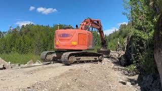 Hitachi ZX225USLC-6 gravemaskin med rotortilt, GPS og sentralsm&oslash;ring telakaivinkone | Kuva 4 - Machineryline