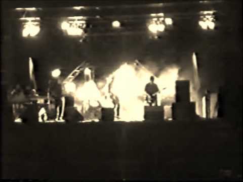 Tony Tuono e i REVOLVER -Aiutami e Toccami (Live 1-8-1999)
