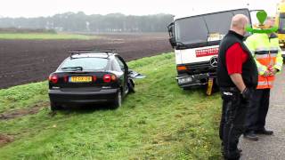 preview picture of video 'A58: Ongeluk auto en vrachtwagen tussen Oirschot Moergestel'