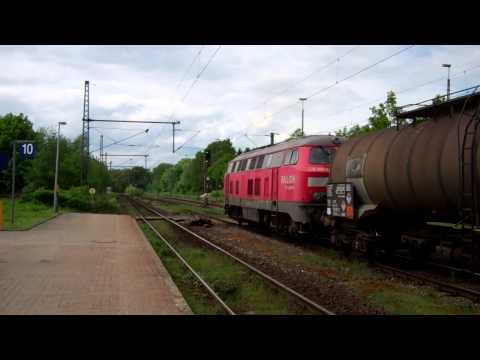 Br. 225 in Hude, Anfahrt mit einem Schwefelzug