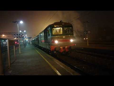 Treno storico centoporte trainata dalla D445 1011 storica alla stazione di Asti