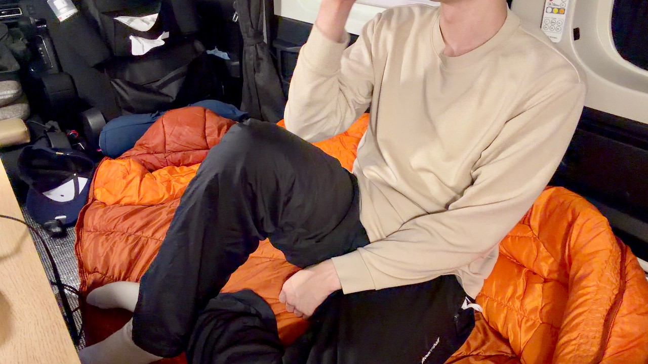 軽自動車と疲労困憊の高速道路車中泊