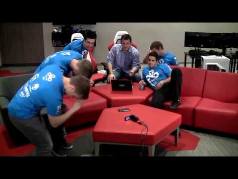 Skadoodle and N0thing doing the Flashbang Dance