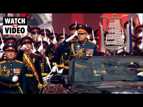 Exército russo realiza desfile militar do Dia da Vitória na Praça Vermelha