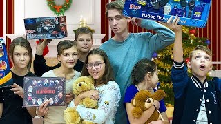 ПРОНИК В ДЕТСКИЙ ДОМ. ПОТРАТИЛ ДЕНЬГИ НА ПОДАРКИ И ИГРУШКИ ДЕТЯМ. ПОМОГ ДЕТДОМУ