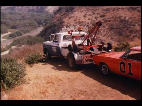 The Dukes of Hazzard:Cooter saves the General Lee