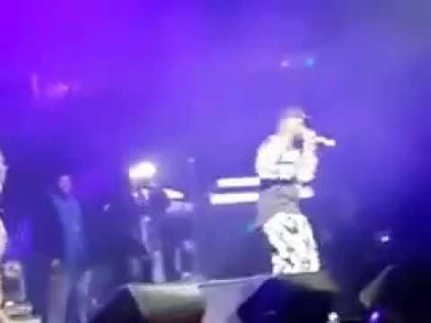 Mo Beatz and Sevyn Streeter performing Bread Winner Live on stage at the #XTourLive (Fan submitted)