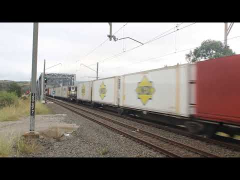 6mb4( nr4 *110* 99* 96) at cockle creek on 11* 5* 24