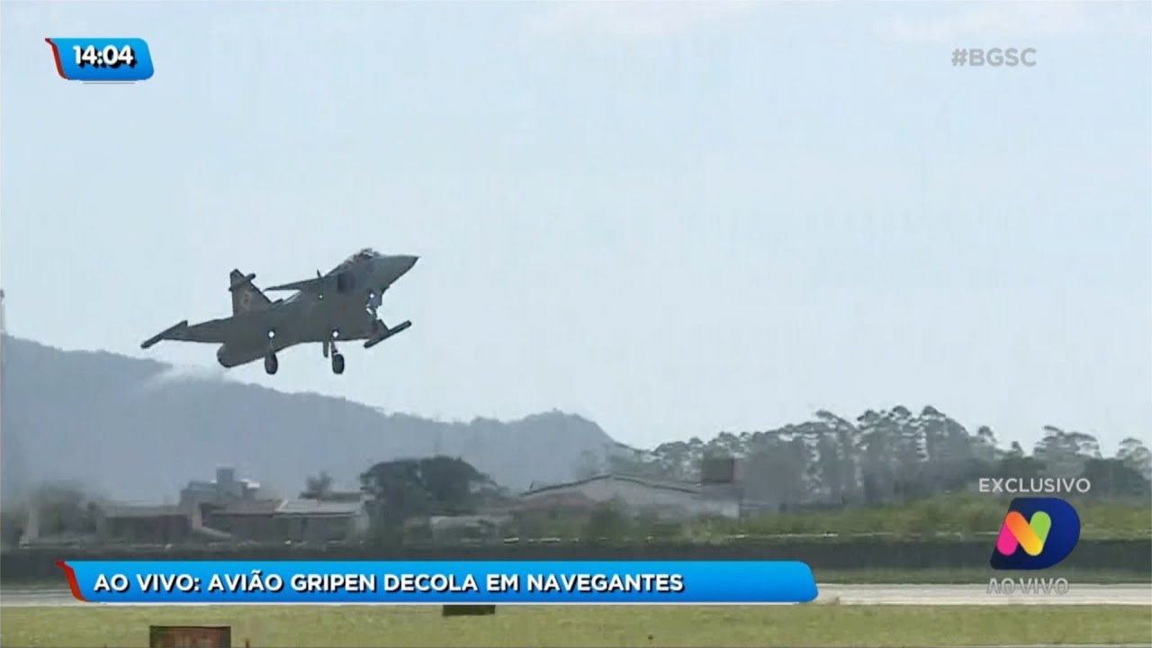 Caça da Força Aérea decola rumo ao interior de São Paulo
