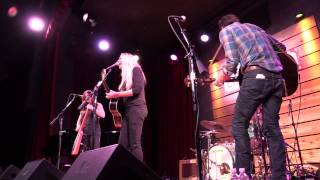 Holly Williams, "Giving Up" LIVE in Nashville