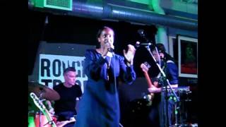 Cold Specks - Bodies At Bay (clip) @ Rough Trade East 29/08/14