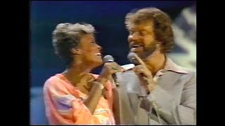 Glen Campbell & Dionne Warwick Sing "Southern Nights"