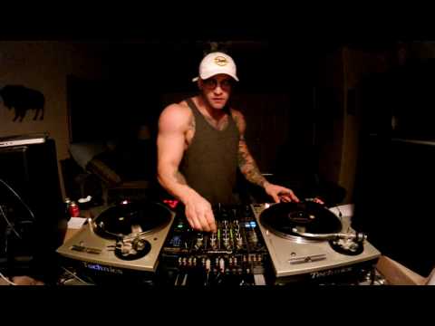 THE DJ DIVERSE™ - Sremmlife x Queen