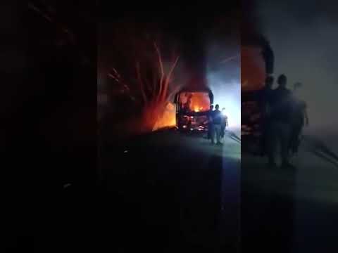 ¡TERROR EN EL TOLIMA! Disidencias de las FARC Incineran Bus de Pasajeros en la Vía Ataco-Planadas 🇨🇴
