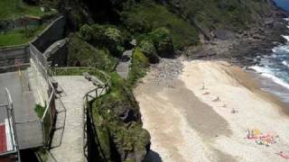 preview picture of video 'Playa de la Atalaya en Ribadesella'