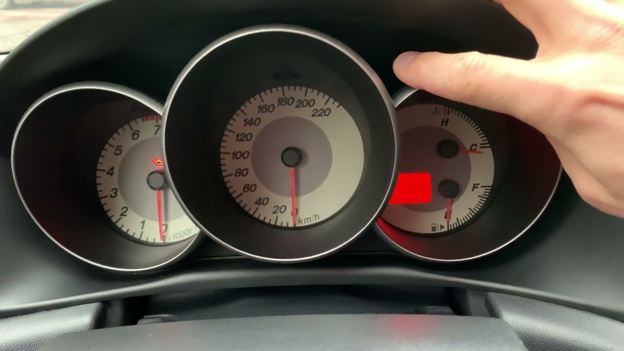 АТ на панели приборов Мазда 3: особенности и рекомендации