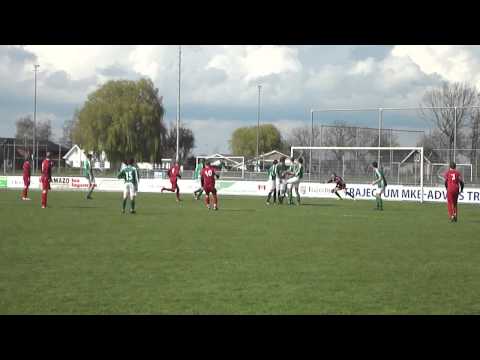 Tricht A1 (Sven van Maurik) zorgt voor de 1-2 tegen Den Dungen A1 (21-4-2012)
