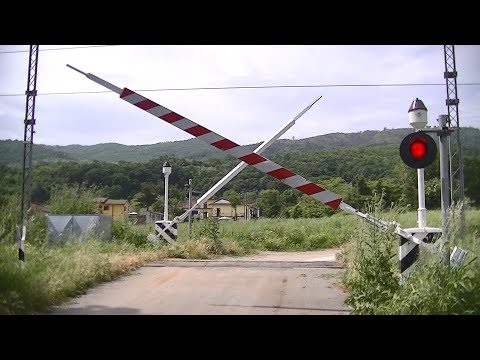Spoorwegovergang Dragoni (I) // Railroad crossing // Passaggio a livello