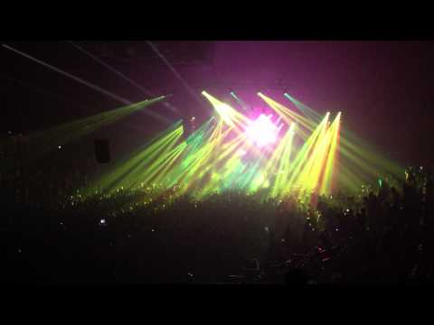 Wolfgang Gartner - Who Am I (Snoop Doggy Dogg) - HD - Tramps Like Us - LED - San Diego Sports