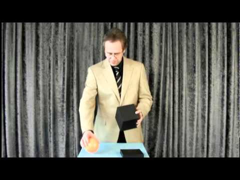 Giant Cube Illusion by Joker / セオマジック