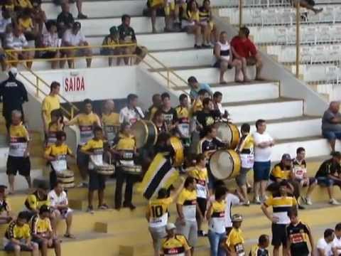 CRICIUMA 1 X 1 AVAI   27 01 2013 039 ENTRADA DA BANDA