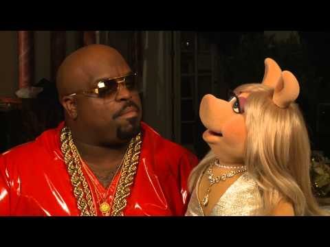 CeeLo Green & The Muppets - Holiday Video Playlist