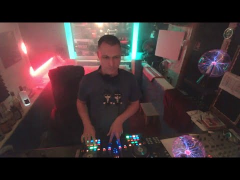 Mixa @ Ölkeller twitch-livestream 20.11.2021 Techno meets Dark-Techno!!! 130 - 132bpm 2h58min