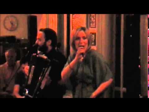 UN ANW DE AMOR - Rita Antonopoulou