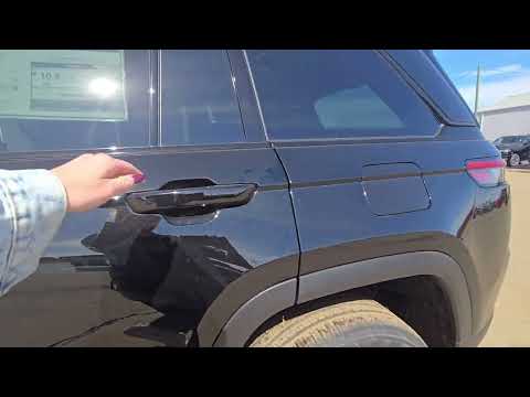 2025 Jeep Grand Cherokee Limited 4x4 in Black for sale at Vermilion Chrysler Dodge Jeep Ram in Vermilion, AB